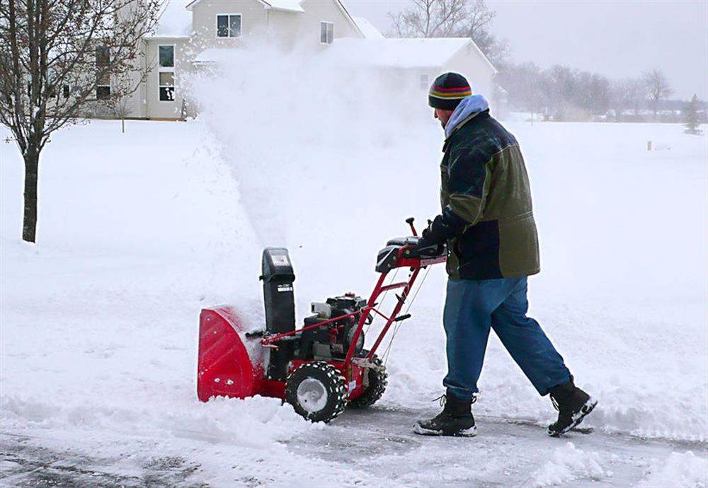 Snow Blowing: 6 Tips for Safe Use - MVS Ottawa